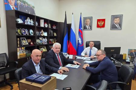 Делегация КПРФ под руководством К.К. Тайсаева продолжает работу в ДНР