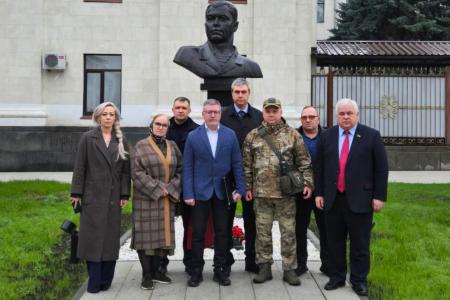 Делегация КПРФ во главе с Казбеком Тайсаевым в Луганской Народной Республике