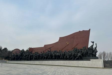Делегация КПРФ во главе с К.К. Тайсаевым и А.А. Ющенко прибыла в КНДР