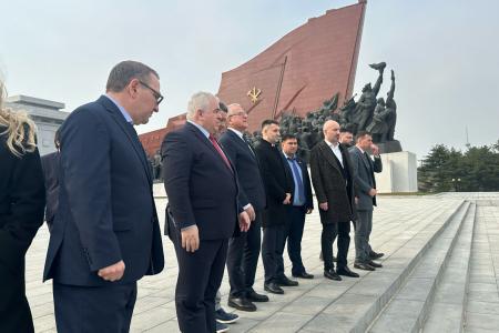 Делегация КПРФ во главе с К.К. Тайсаевым и А.А. Ющенко прибыла в КНДР