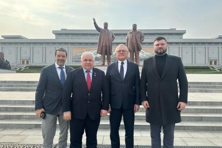 Делегация КПРФ во главе с К.К. Тайсаевым и А.А. Ющенко прибыла в КНДР