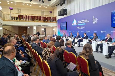 Николай Харитонов принимает участие в работе VI Международного арктического форума «Арктика - территория диалога»
