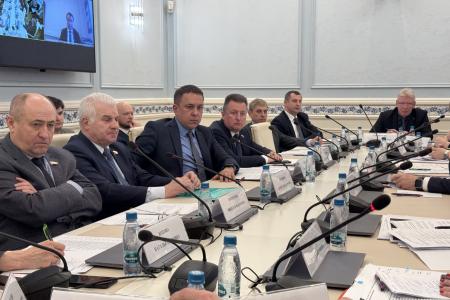 Айрат Гибатдинов заявил, что в России ведется работа над созданием единого стандарта антитеррористической безопасности образовательных учреждений