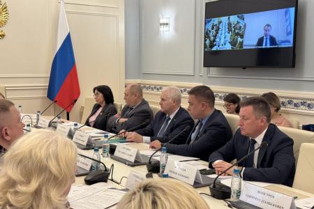 Айрат Гибатдинов заявил, что в России ведется работа над созданием единого стандарта антитеррористической безопасности образовательных учреждений