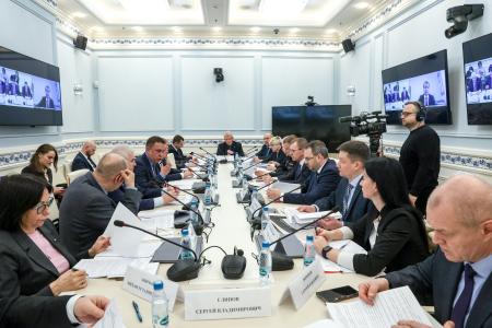 Айрат Гибатдинов заявил, что в России ведется работа над созданием единого стандарта антитеррористической безопасности образовательных учреждений