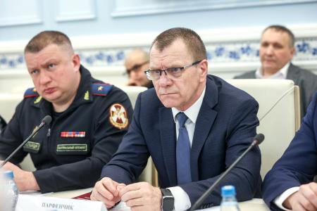 Айрат Гибатдинов заявил, что в России ведется работа над созданием единого стандарта антитеррористической безопасности образовательных учреждений