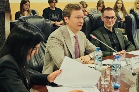 «Преемственность поколений и традиционные ценности дипломатической службы»: Анастасия Удальцова провела круглый стол в МГИМО