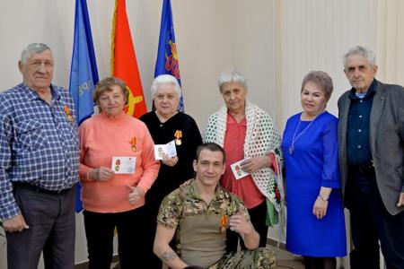 Краснодарский край, Кореновск. Коммунист-участник СВО Дмитрий Набок награжден медалью ЦК КПРФ «80-летие Великой Победы»