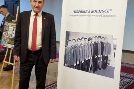 Г.А. Зюганов открыл в Госдуме выставку «Первые в Космосе»