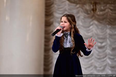 Г.А. Зюганов: "Пчела демонстрирует человеку примеры миролюбия и трудолюбия"
