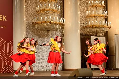 Г.А. Зюганов: "Пчела демонстрирует человеку примеры миролюбия и трудолюбия"