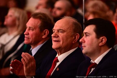 Г.А. Зюганов: "Пчела демонстрирует человеку примеры миролюбия и трудолюбия"