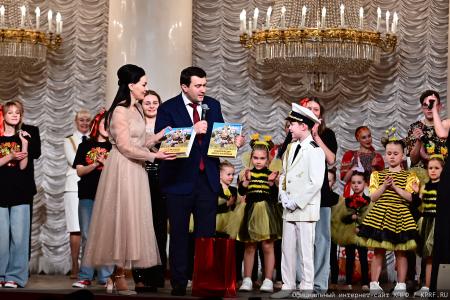 Г.А. Зюганов: "Пчела демонстрирует человеку примеры миролюбия и трудолюбия"