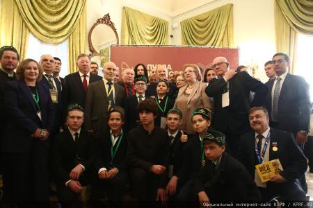 Г.А. Зюганов: "Пчела демонстрирует человеку примеры миролюбия и трудолюбия"