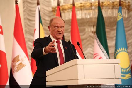 Г.А. Зюганов: "Пчела демонстрирует человеку примеры миролюбия и трудолюбия"