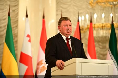 Г.А. Зюганов: "Пчела демонстрирует человеку примеры миролюбия и трудолюбия"