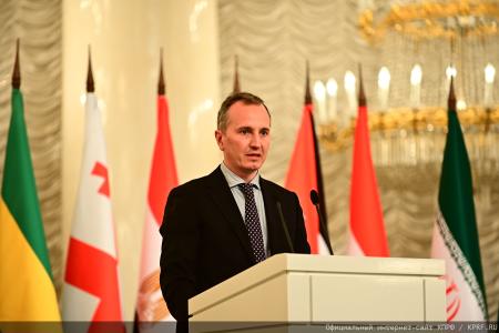 Г.А. Зюганов: "Пчела демонстрирует человеку примеры миролюбия и трудолюбия"