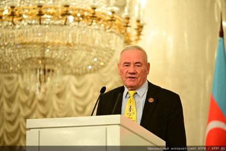 Г.А. Зюганов: "Пчела демонстрирует человеку примеры миролюбия и трудолюбия"