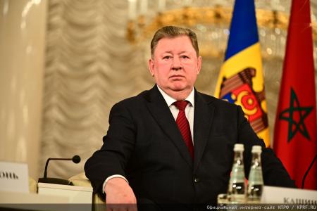 Г.А. Зюганов: "Пчела демонстрирует человеку примеры миролюбия и трудолюбия"