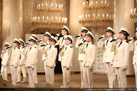 Г.А. Зюганов: "Пчела демонстрирует человеку примеры миролюбия и трудолюбия"