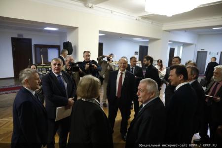 Г.А. Зюганов открыл в Госдуме выставку «Первые в Космосе»