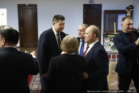 Г.А. Зюганов открыл в Госдуме выставку «Первые в Космосе»