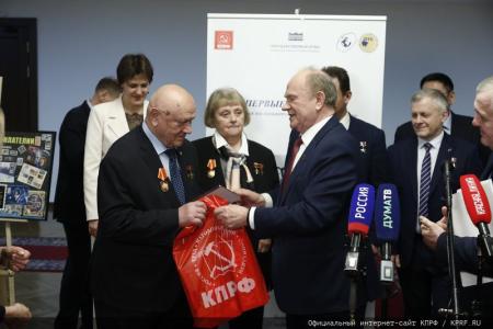 Г.А. Зюганов открыл в Госдуме выставку «Первые в Космосе»