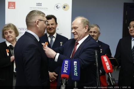 Г.А. Зюганов открыл в Госдуме выставку «Первые в Космосе»