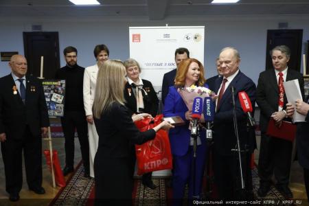 Г.А. Зюганов открыл в Госдуме выставку «Первые в Космосе»