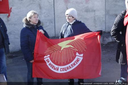 Для фронта и Победы! 136-й гуманитарный конвой от КПРФ ушел в Новороссию и Курск