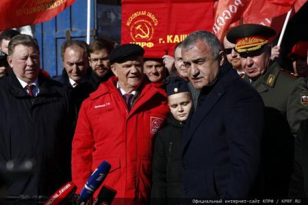 Для фронта и Победы! 136-й гуманитарный конвой от КПРФ ушел в Новороссию и Курск