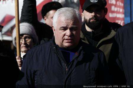 Для фронта и Победы! 136-й гуманитарный конвой от КПРФ ушел в Новороссию и Курск