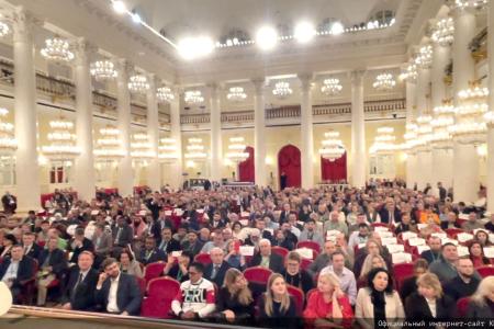 Г.А. Зюганов: "Пчела демонстрирует человеку примеры миролюбия и трудолюбия"