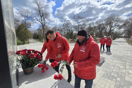 Коммунисты Херсонщины поддержали антифашистскую эстафету и приняли участие в патриотическом марше-автопробеге «Наша Великая Победа», посвященном 80-летию Победы