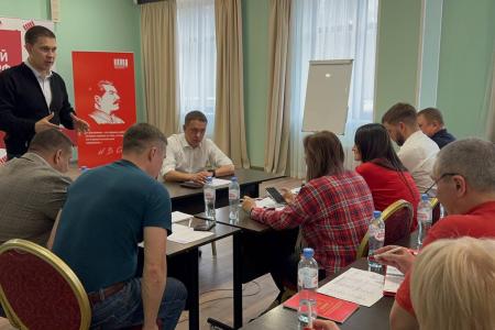 Айрат Гибатдинов поделился опытом ораторского искусства со слушателями Центра политической учебы ЦК КПРФ
