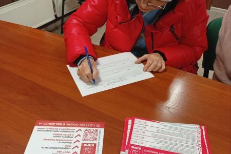 Коммунисты Самарской области организовали сбор подписей в поддержку Народного Референдума КПРФ на улицах городов и райцентров региона