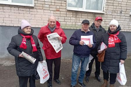 Коммунисты Самарской области организовали сбор подписей в поддержку Народного Референдума КПРФ на улицах городов и райцентров региона