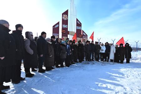 Знамя Победы алеет на Полюсе холода.  Марш-эстафета «Наша Великая Победа» в Якутии