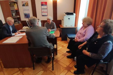 В Санкт-Петербурге депутат Госдумы Сергей Пантелеев провел личный прием избирателей