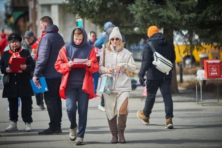 Коммунисты и комсомольцы Красноярского края достойно отметили День космонавтики