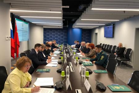 Руководитель фракции КПРФ Александр Наумов принял участие в совещании по вопросам оказания бесплатной юридической помощи гражданам в регионе