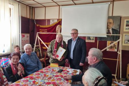 Руководитель фракции КПРФ Александр Наумов в канун 80-летия Великой Победы встретился с поколением детей войны в Клину