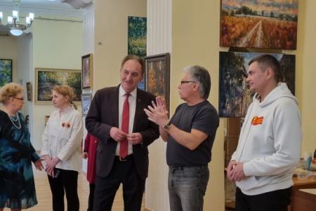 Николай Васильев посетил выставку, посвященную 80-летию Великой Победы