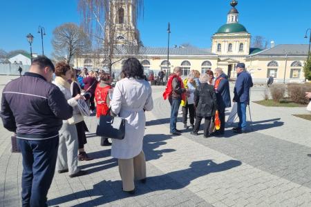Секретарь МК КПРФ, руководитель фракции КПРФ в Мособлдуме Александр Наумов провел в Коломне Народный референдум