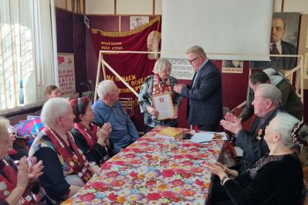 Руководитель фракции КПРФ Александр Наумов в канун 80-летия Великой Победы встретился с поколением детей войны в Клину