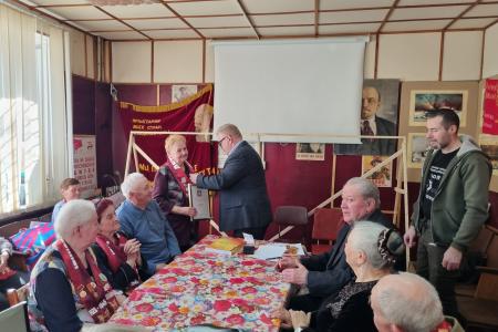 Руководитель фракции КПРФ Александр Наумов в канун 80-летия Великой Победы встретился с поколением детей войны в Клину