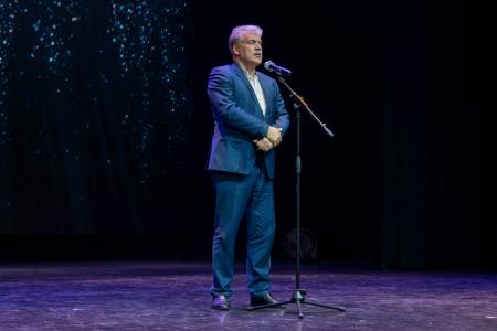 Руководитель фракции КПРФ в Мособлдуме Александр Наумов поздравил коллектив Культурного центра совхоза им. Ленина с 55-летним юбилеем