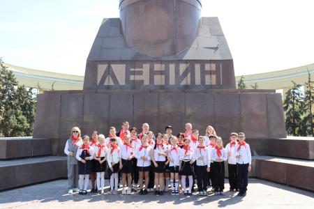 В Волгограде при поддержке Сталинградского обкома КПРФ и депутатов-коммунистов состоялся торжественный прием в пионеры