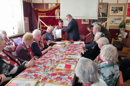 Руководитель фракции КПРФ Александр Наумов в канун 80-летия Великой Победы встретился с поколением детей войны в Клину