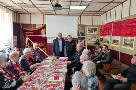 Руководитель фракции КПРФ Александр Наумов в канун 80-летия Великой Победы встретился с поколением детей войны в Клину